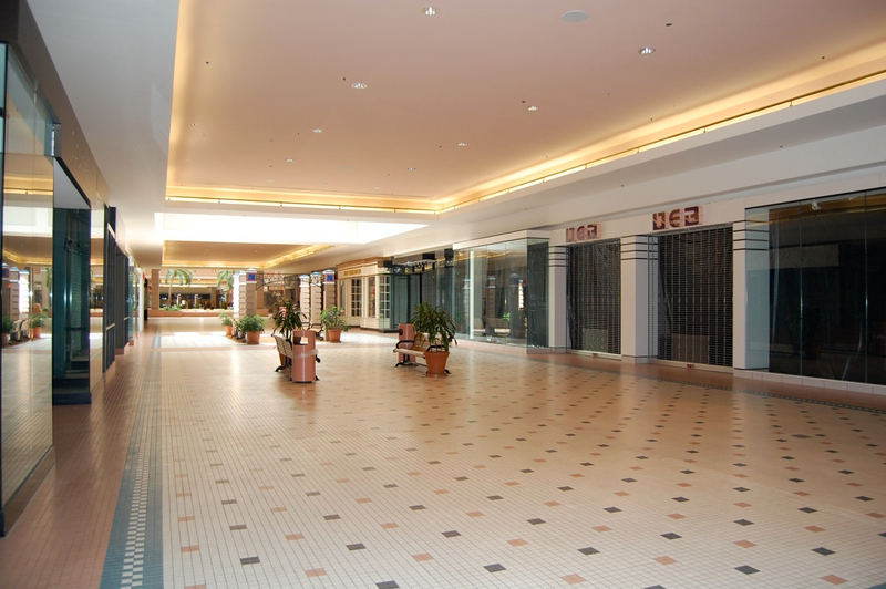 Illustration for article titled These Abandoned Malls Would Be Awesome Post-Apocalyptic Film Locations